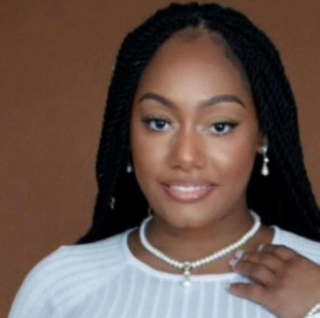 Patrice Smith Makeup Artist Escape Salon Suites Hudson WI