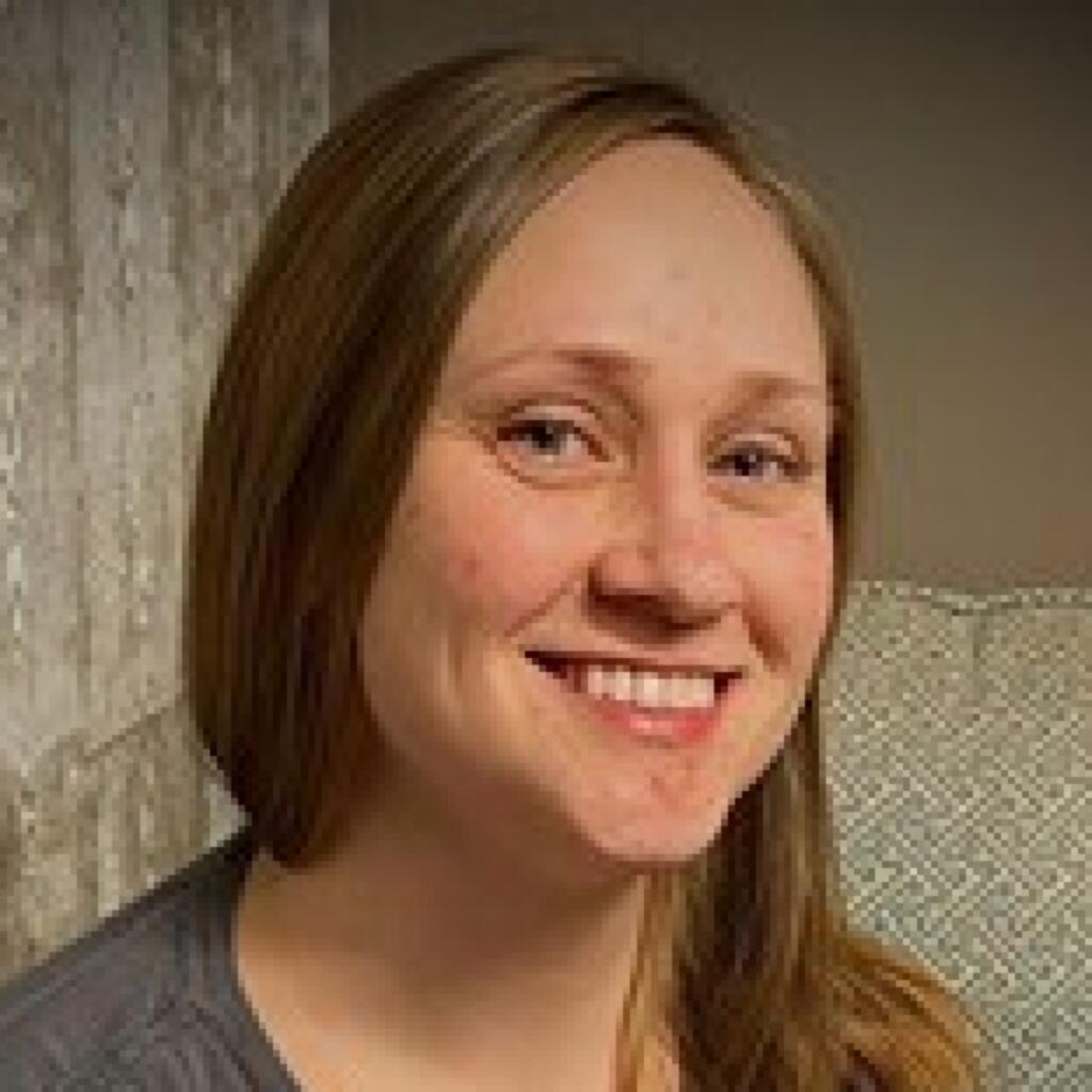 Jenna Darcy, Stylist at Escape Salon Suites, Hudson Wisconsin