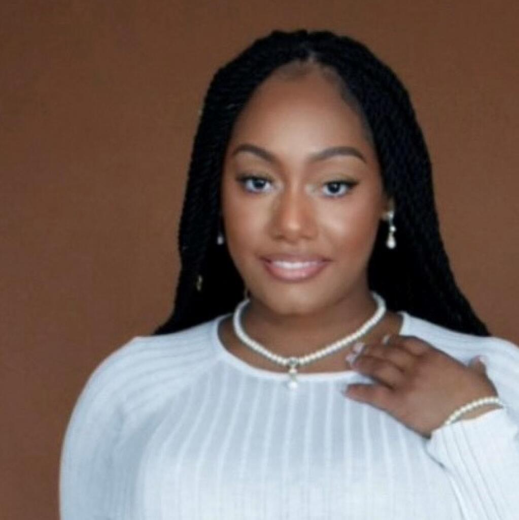 Patrice Smith Makeup Artist Escape Salon Suites Hudson WI