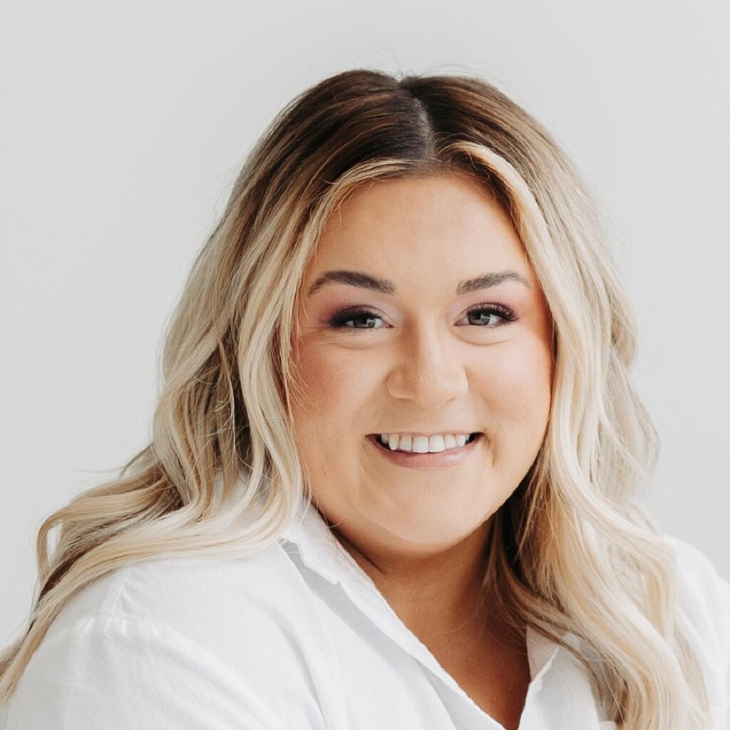 Maria O''''Brien Hairstylst at Escape Salon Suites Hudson Wisconsin