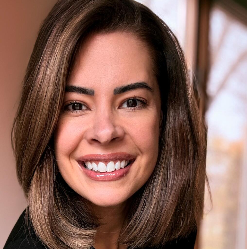 Lindsey Steele, hairstylst at The Salon at Escape Hudson Wisconsin