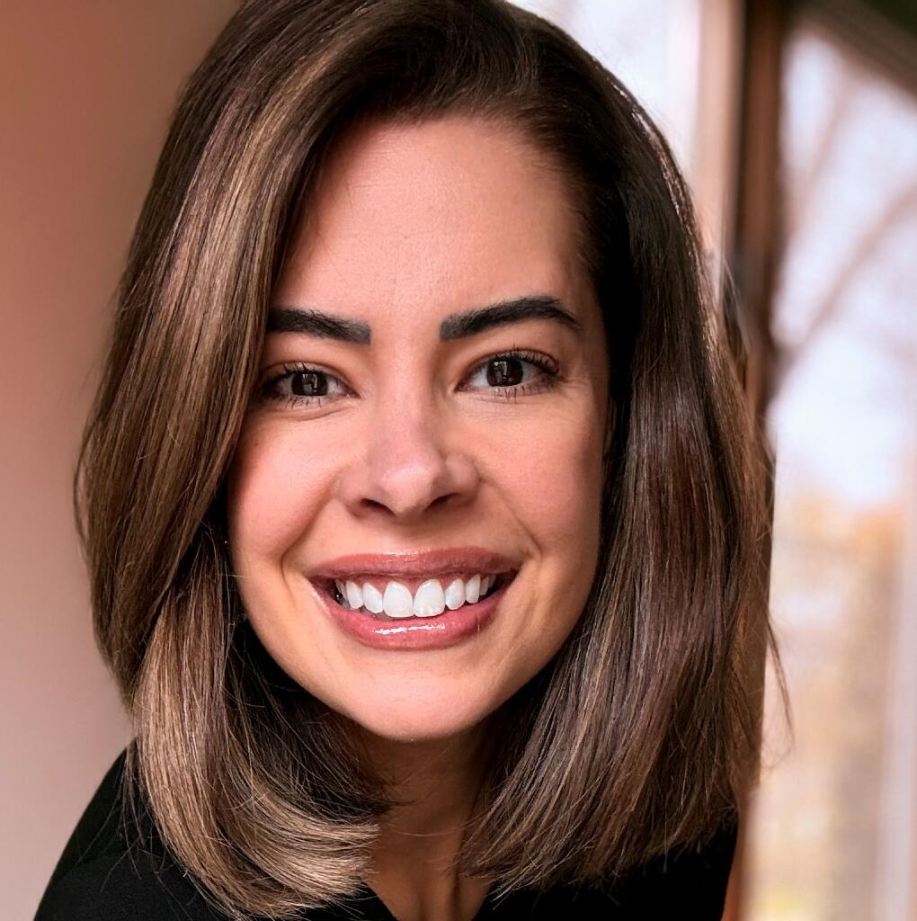 Lindsey Steele, hairstylst at The Salon at Escape Hudson Wisconsin