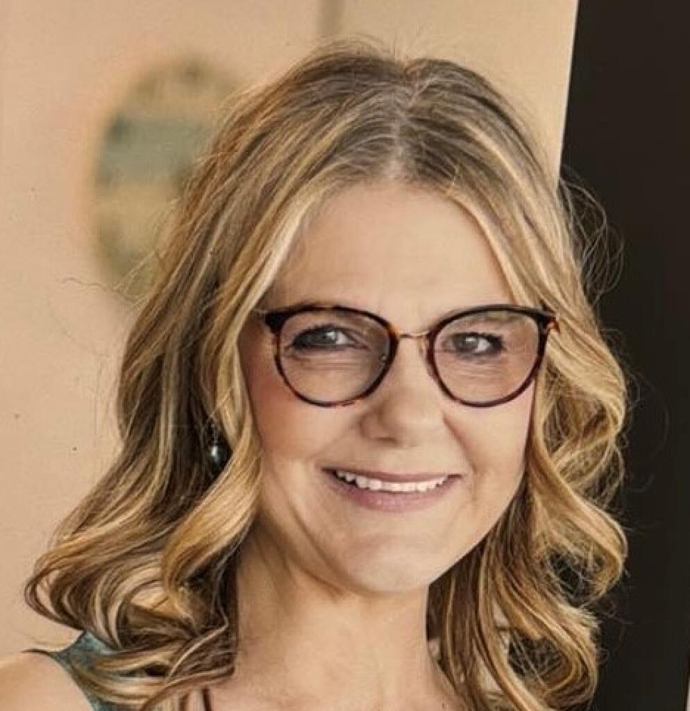 Melissa Kasse hairstylist at The Salon of Escape Hudson WI